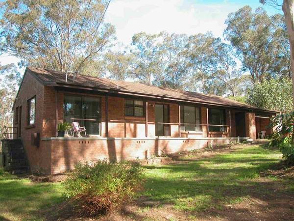 Well Presented 3 Bedrooms, 1.4 Hectares, Fully Fenced and Close to Penrith & Richmond! Picture 1