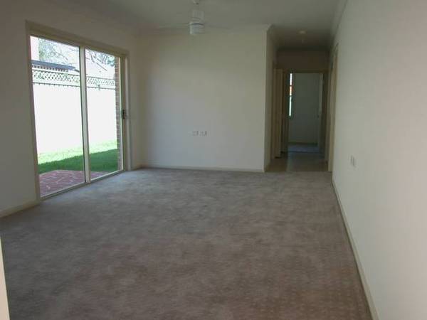 Brand New 2 Bedroom Villa's for Over 55's In The Middle Of Town Picture