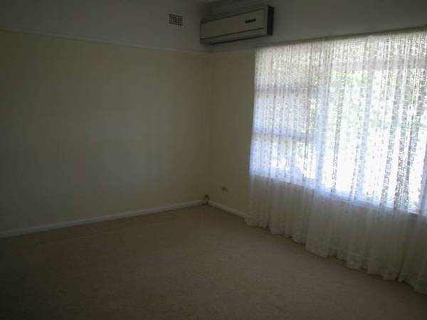 Immaculately presented 3 bedroom home with enclosed 4 car carport! Picture Immaculately presented 3 bedroom home with enclosed 4 car carport! Picture