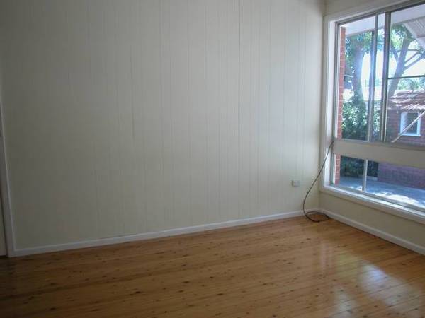 Immaculately presented 3 bedroom home with enclosed 4 car carport! Picture Immaculately presented 3 bedroom home with enclosed 4 car carport! Picture