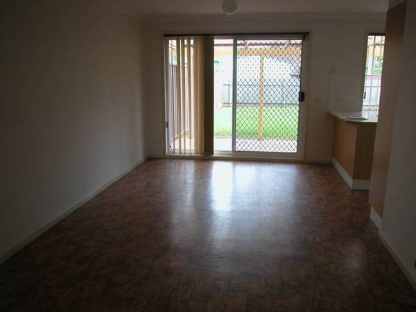 Three Bedrooms, Ensuite, Ducted A/C & Garage! Picture
