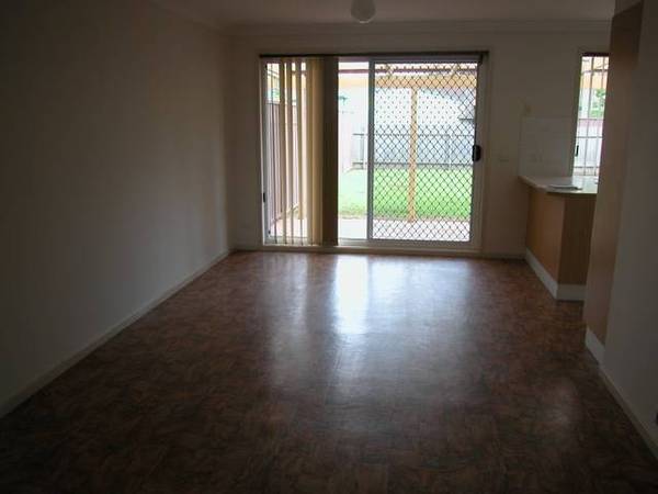 Three Bedrooms, Ensuite, Ducted A/C & Garage! Picture Three Bedrooms, Ensuite, Ducted A/C & Garage! Picture