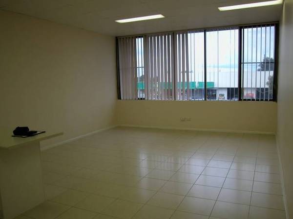 Near New 2 Bedroom Unit Close To Everything Picture Near New 2 Bedroom Unit Close To Everything Picture