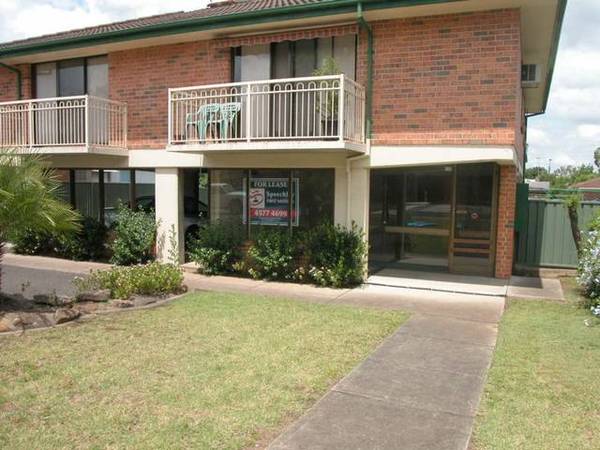 Small Main Street Shop/Office Picture 1