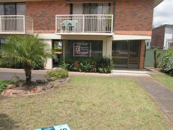 Small Main Street Shop/Office Picture 2