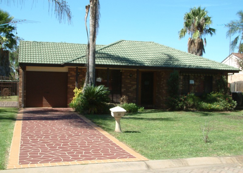 Attractive family home Picture 1