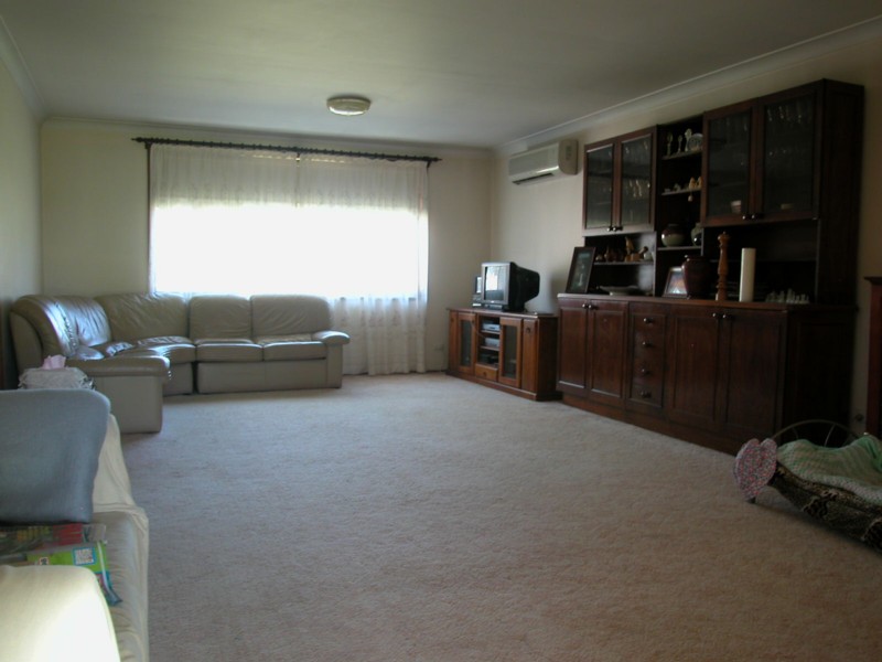 3 Bedrooms, Study, Pool, Double Garage..... Picture