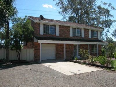 Freshly Paint 3 bedroom, 5 Acres, Large Shed..... Picture Freshly Paint 3 bedroom, 5 Acres, Large Shed..... Picture