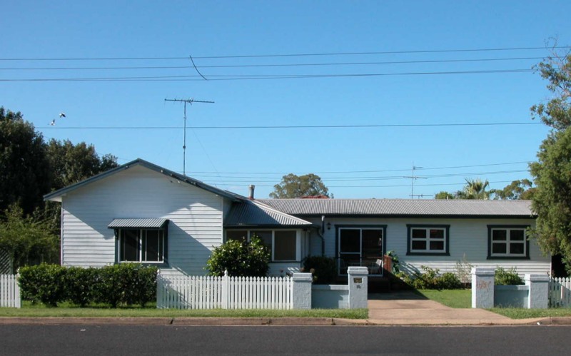 Extended Family Or 2 Families Picture 1