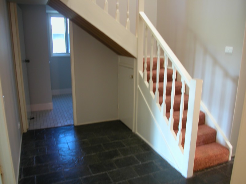 Village Living, Views to Sydney Picture 3