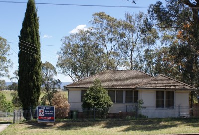 Four (4 ) Bedrooms. Fabulous Views! Picture