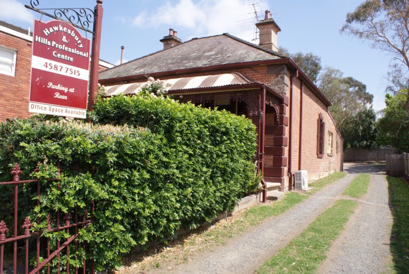 1900's Colonial style cottage Picture 2