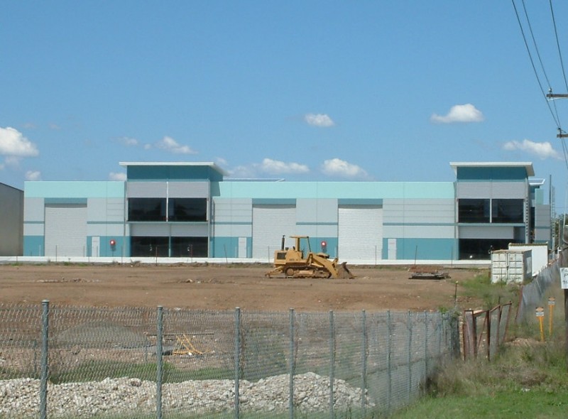 Modern Industrial Unit - Convenient Location Picture 2