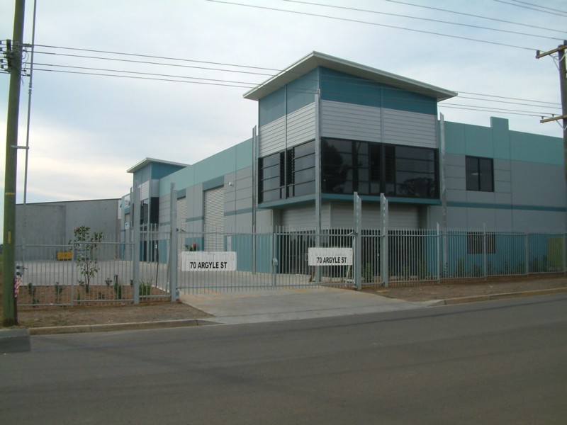 Modern Industrial Unit - Convenient Location Picture 1