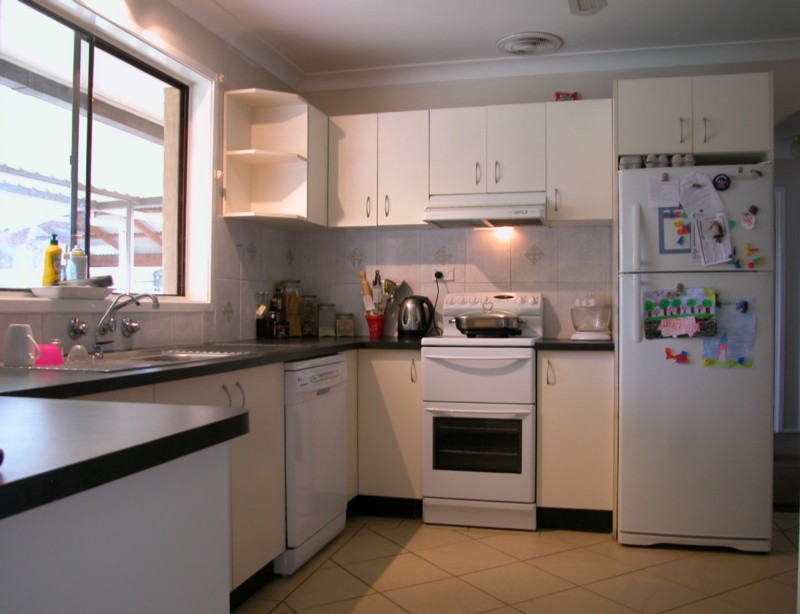 Modern Family Home Picture 2