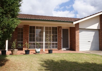 Torrens Title Duplex - NO strata fees Picture