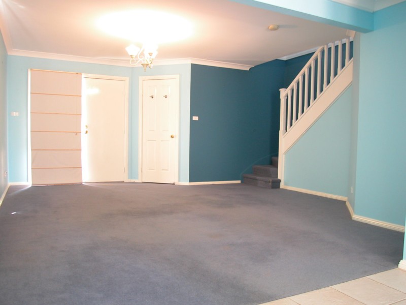 Modern three bedroom Townhouse Picture 3