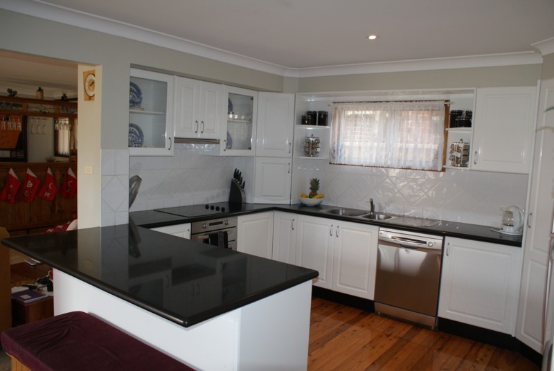 Much, much bigger than it looks........You MUST get inside Picture 3