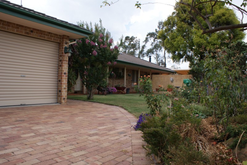 Large home - Big block - Quiet cul-de-sac Picture 2