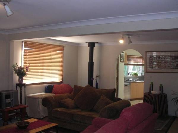 7 Bedrooms, 3 Bathrooms, Big Block Picture 3