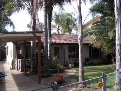 7 Bedrooms, 3 Bathrooms, Big Block Picture 7 Bedrooms, 3 Bathrooms, Big Block Picture