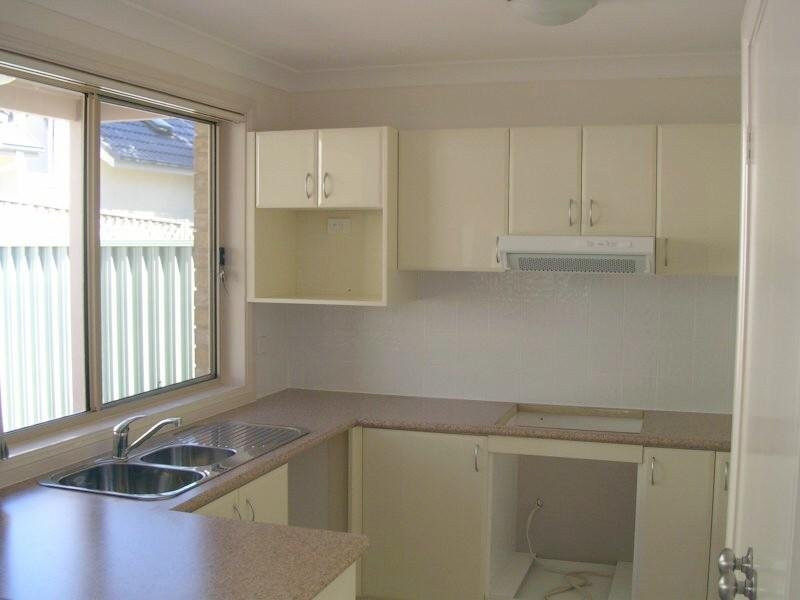 Single level 'over 55's' villa Picture 2