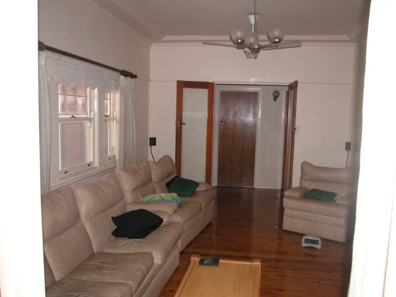 Suit investor - currently leased Picture 3