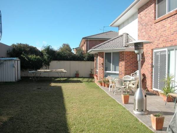 Walk to Town Picture 3