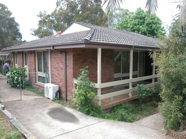 Well Presented 4 Bedroom Home With Built-ins Picture 1