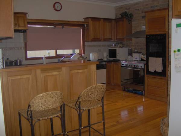 COMFORTABILITY & CHARISMA Picture 2