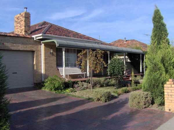 COMFORTABILITY & CHARISMA Picture 1