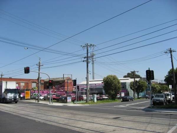 DEVELOPERS TAKE NOTE: PLANS AND PERMITS FOR 27 APARTMENTS Picture 2