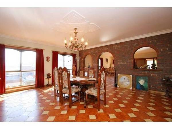 YOU WANT BIG? 6BEDROOMS ON 1276m2(approx) Picture 2