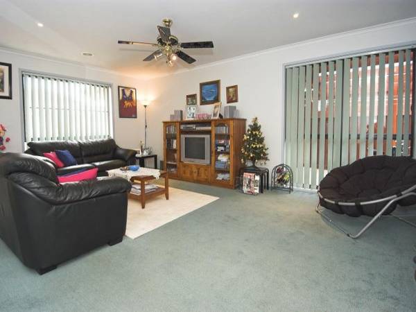 FAMILY HOME AT GREAT VALUE Picture 3
