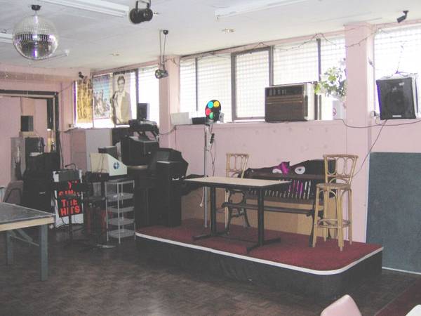 FREEHOLD PLUS EQUIPMENT Picture 3