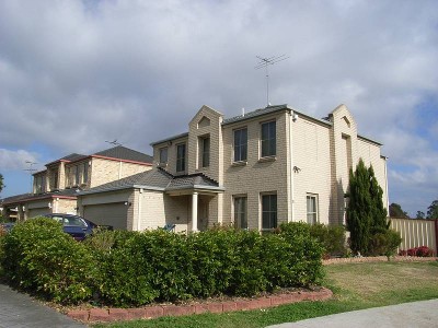 LARGE 5 BEDROOM HOME Picture