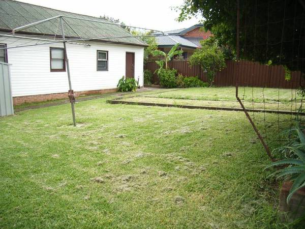 1 BEDROOM DUPLEX - Picture 2