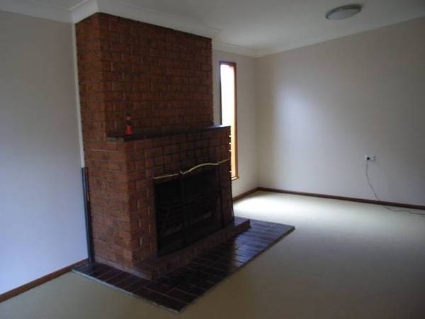 LIKE NEW & VERY ROOMY Picture
