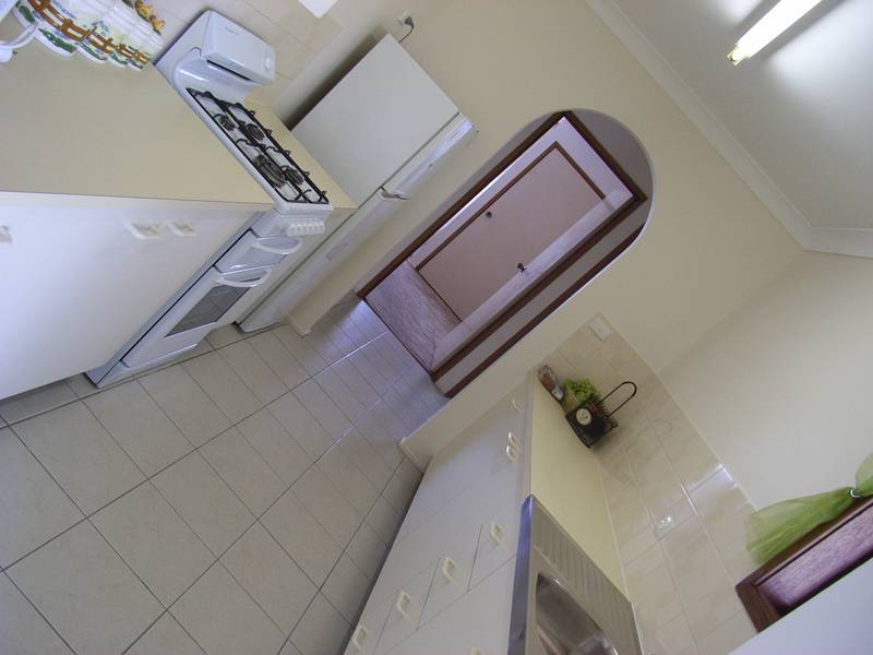 WELL PRESENTED 4 BEDROOM HOME Picture 3