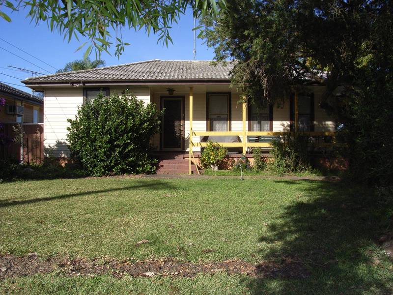 JUST MOVE IN-NOTHING TO DO! Picture 1