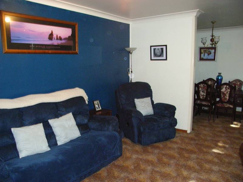 JUST MOVE IN-NOTHING TO DO! Picture 3