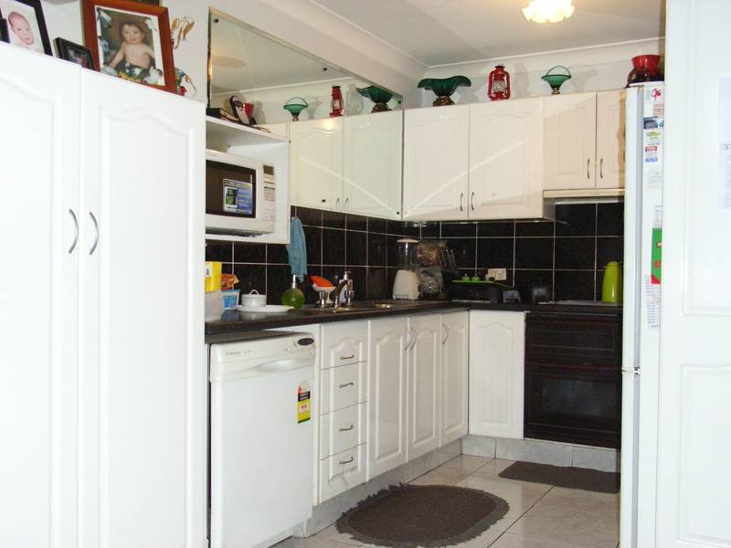 GREAT FAMILY HOME Picture 3