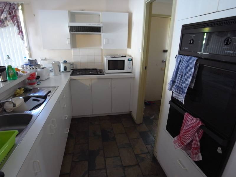 FANTASTIC FAMILY HOME Picture 3