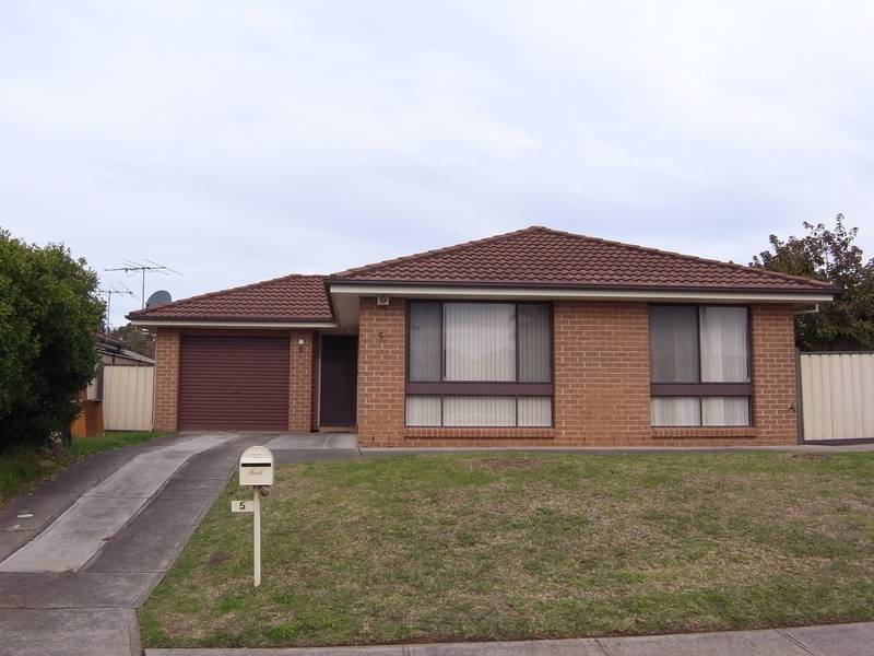 FANTASTIC FAMILY HOME Picture 1