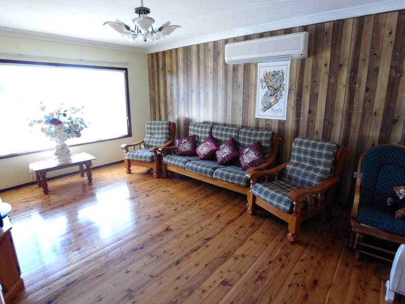 A FABULOUS FIRST HOME Picture 2