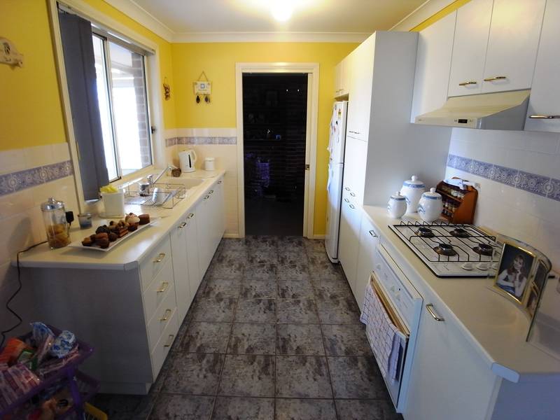 CENTRAL POSITION Picture 2