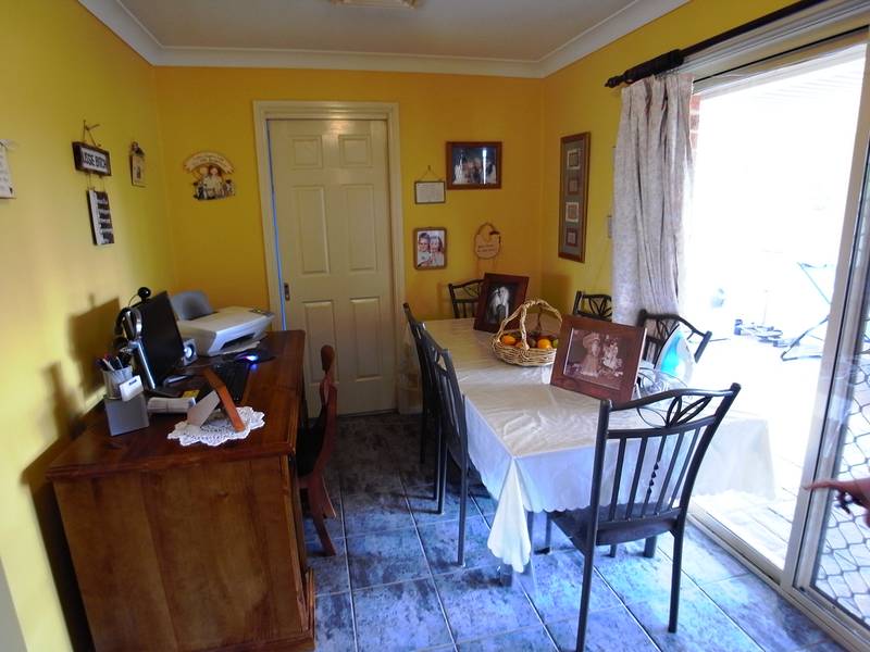 CENTRAL POSITION Picture 3