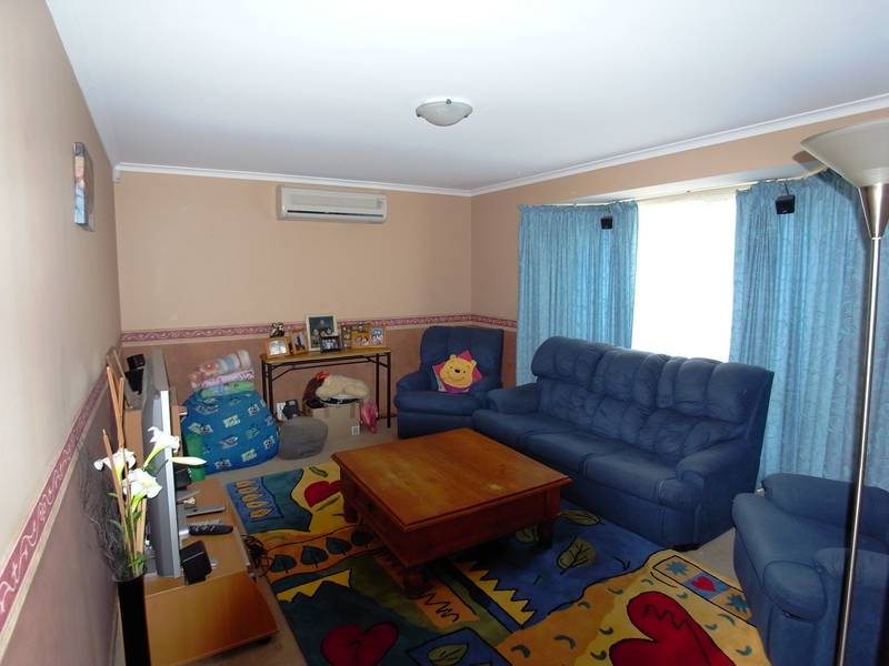 GREAT FIRST HOME OR INVESTMENT Picture 3