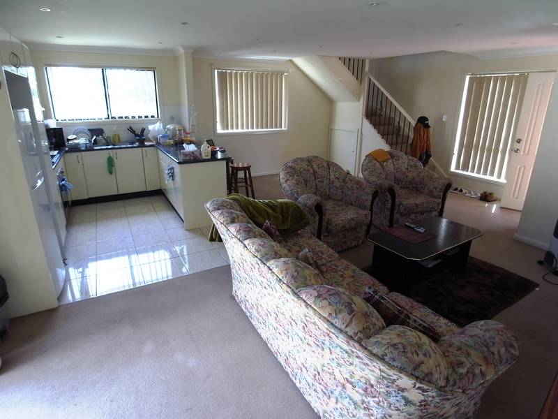 SHORT DISTANCE TO EVERYTHING Picture 3