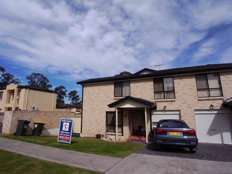 SHORT DISTANCE TO EVERYTHING Picture 1